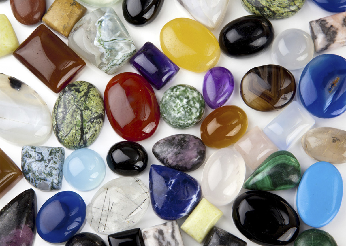 cabujones de varios minerales