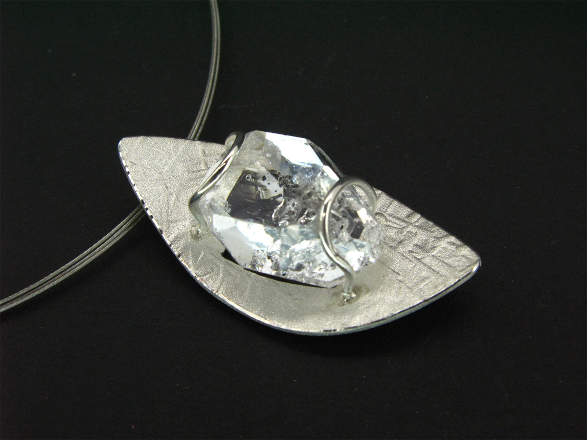 colgante de diseño de cuarzo herkimer