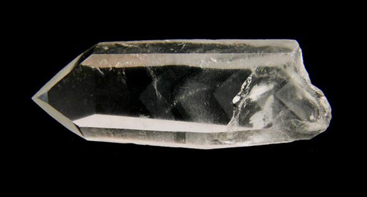 punta de cuarzo blanco en bruto