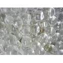 Pequenas bolas de quartzo transparente