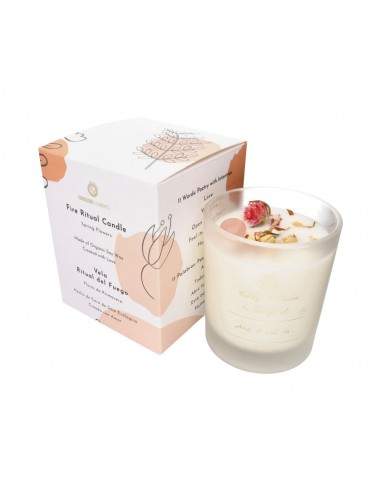 Flores da primavera de velas com...