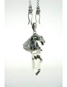 Colgante dragón. Joya vikinga en plata y cuarzo