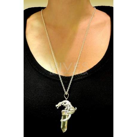 Colgante dragón. Joya vikinga en plata y cuarzo