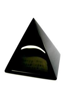 Piramide de obsidiana pequeña