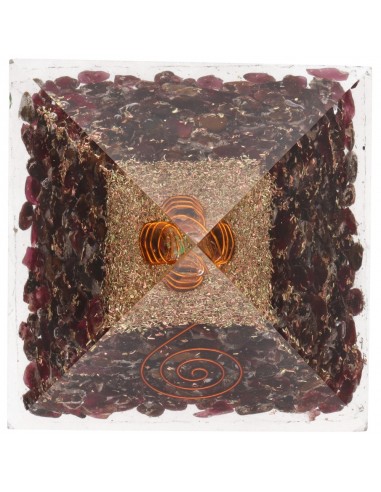 Resin Garnet Pyramid with Spiral 7x7cm