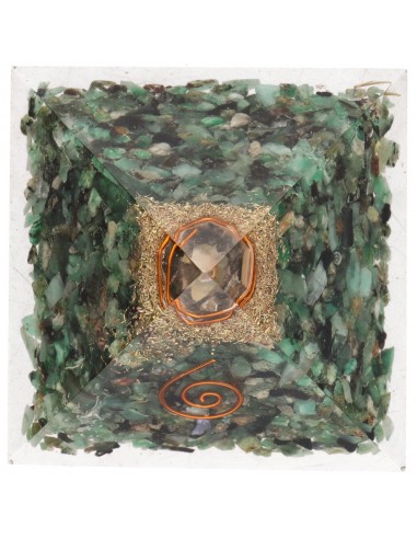 Resin Emerald Pyramid with Spiral 5x5cm