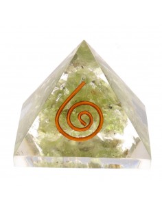 Pyramide en résine avec...