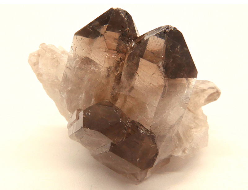 cuarzo ahumado mineral